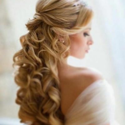 Hochzeit-/Galafrisur mit besonderem Make-Up